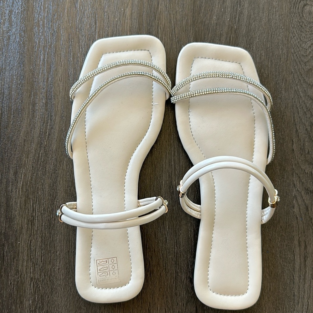 Flat Diamond Stone Decor Sandals With Buckle Straps